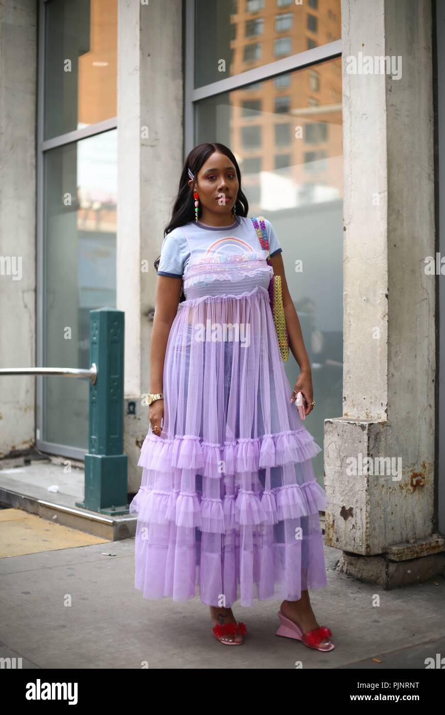 Dark purple knee length dress hi-res stock photography and images - Alamy Dark purple knee length dress hi-res stock photography and images - Alamy