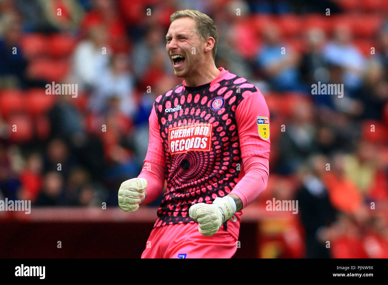 Wycombe Wanderers Goalkeeper Stock Photos Wycombe Wanderers