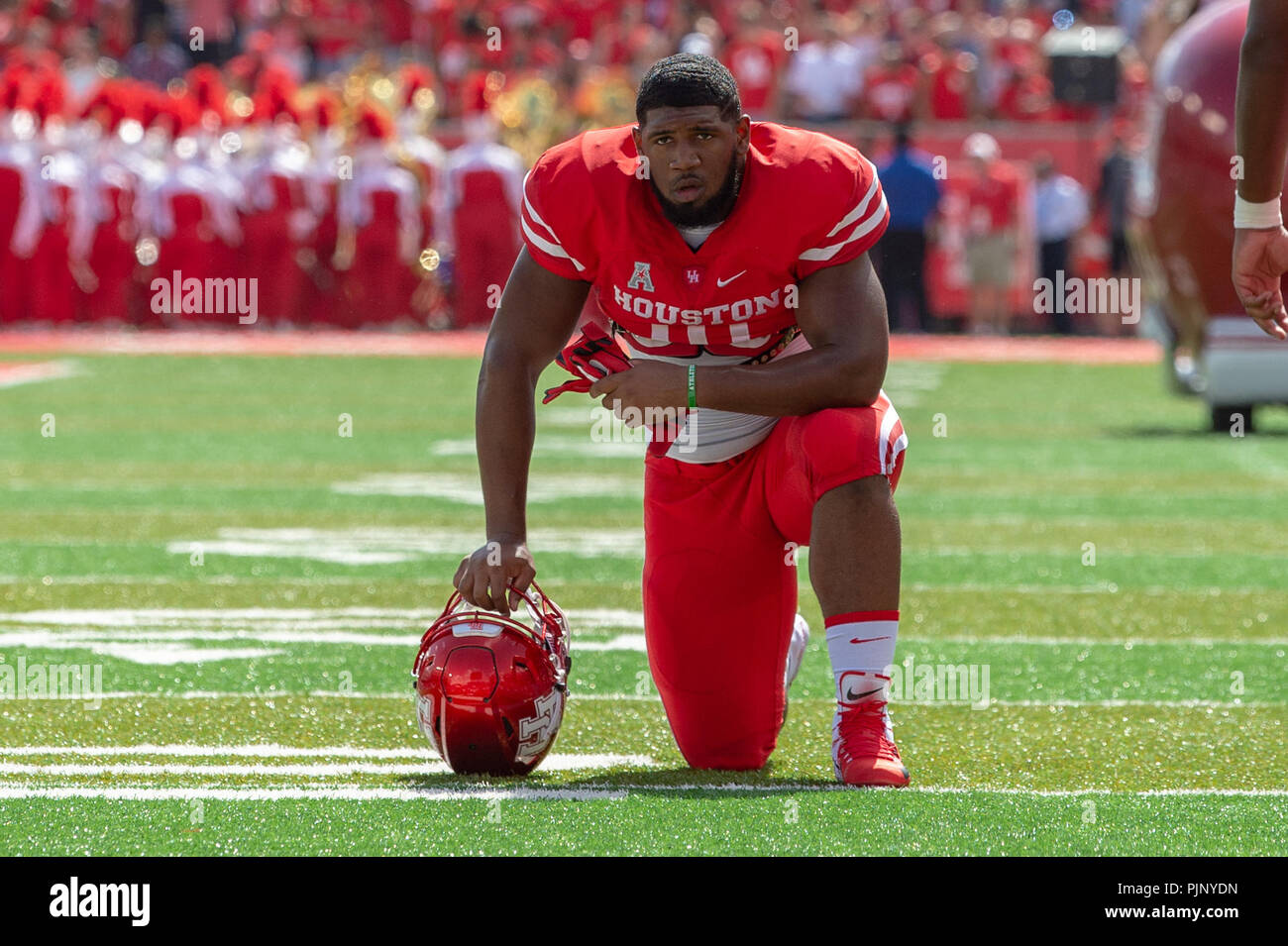 Houston Cougars defensive tackle Ed Oliver (10) during pre game at