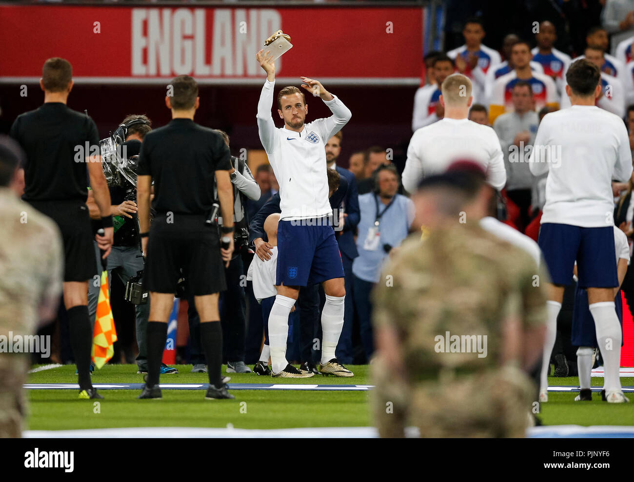 London, UK. 08th Sep, 2018. Harry Kane of England with his golden boot trophy before the UEFA Nations League League A Group 4 match between England and Spain at Wembley Stadium on September 8th 2018 in London, England. (Photo by Daniel Chesterton/phcimages.com) Credit: PHC Images/Alamy Live News Stock Photo