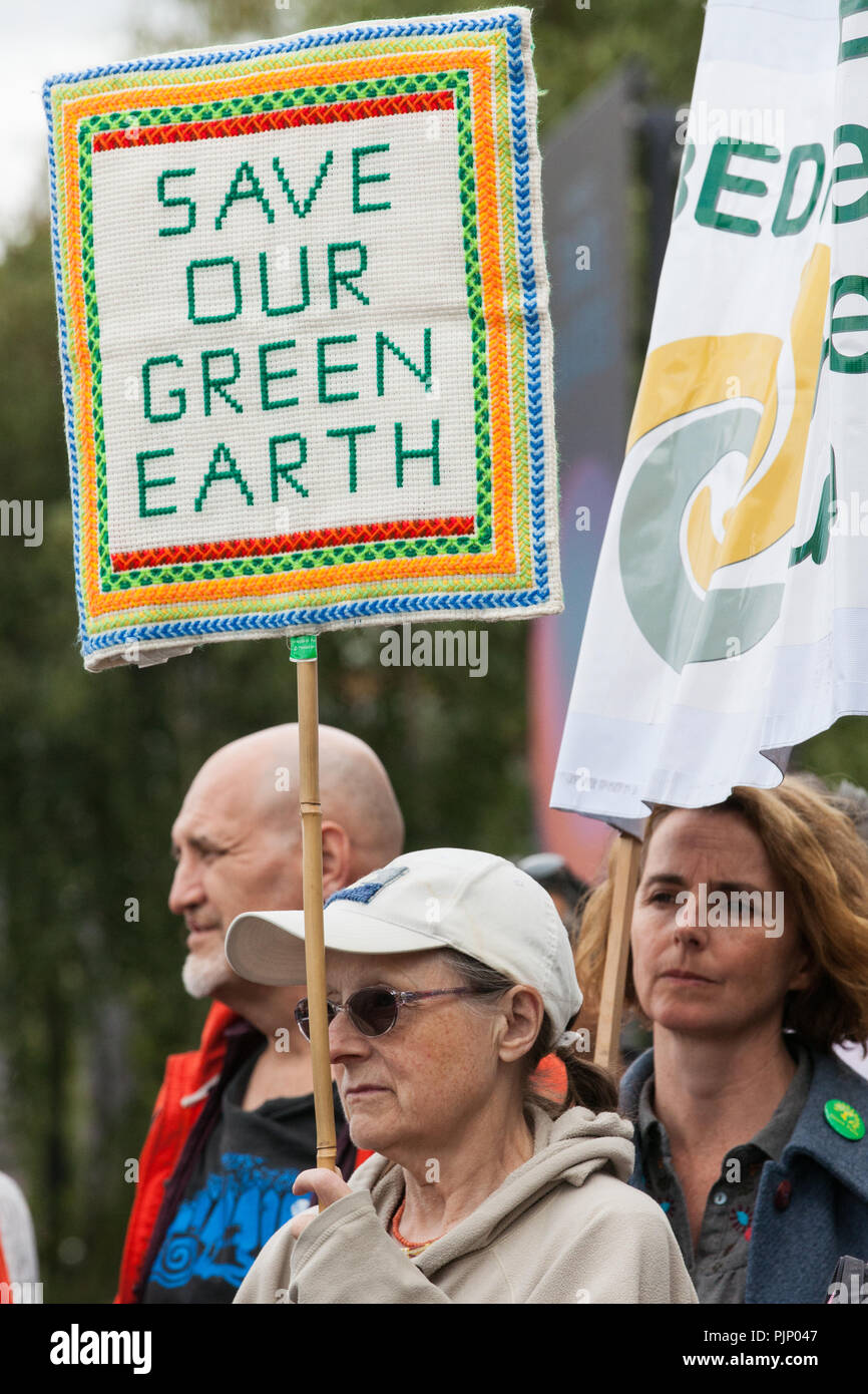 London, UK. 8th Sep, 2018. Environmental campaigners hold a rally ...
