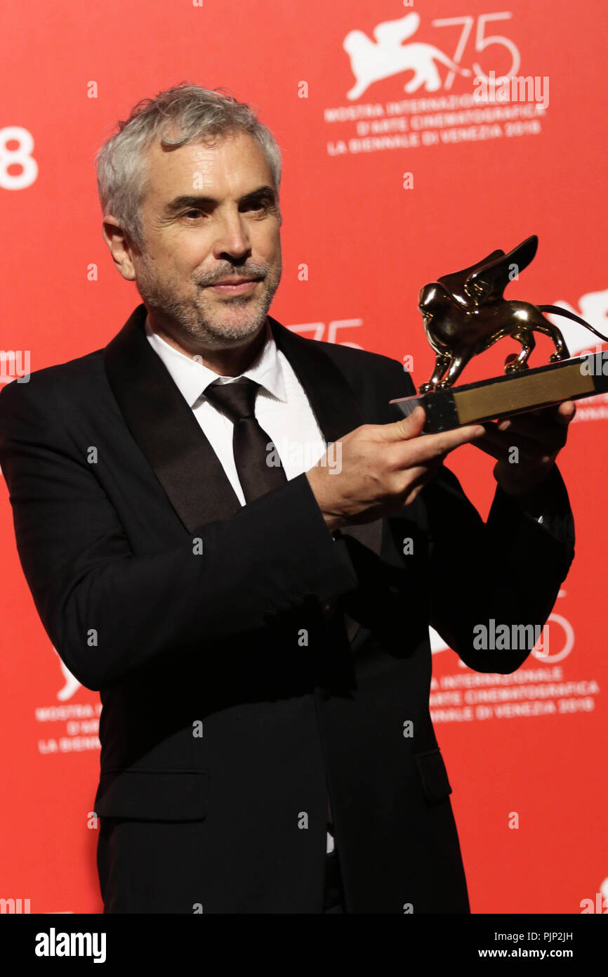 Director alfonso cuaron hi-res stock photography and images - Alamy
