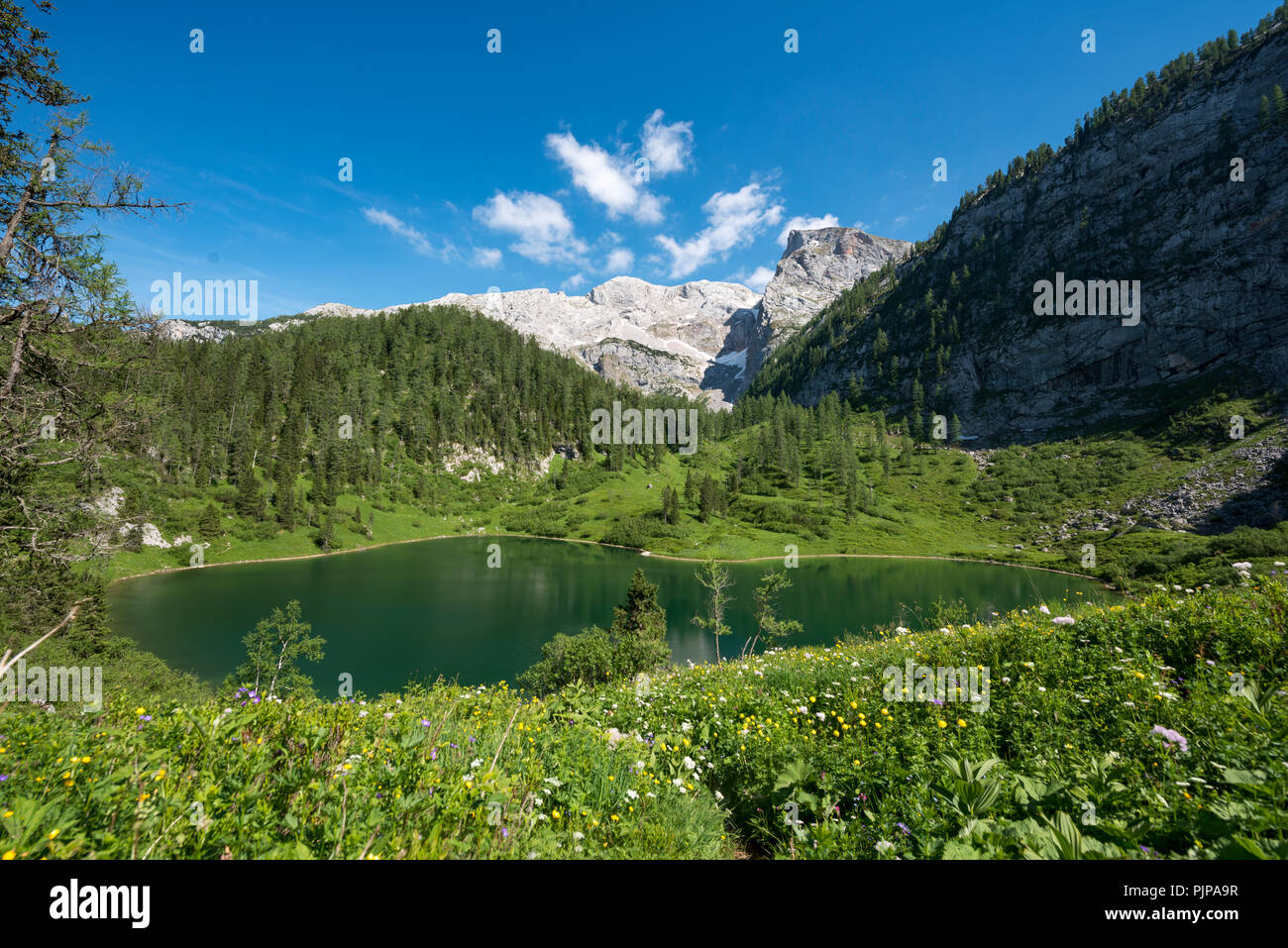 Lake Grunsee On The Hiking Trail To The Karlinger Haus