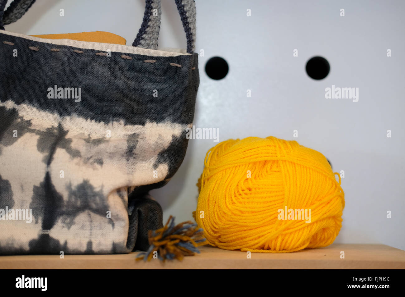 Knitting yarn bag
