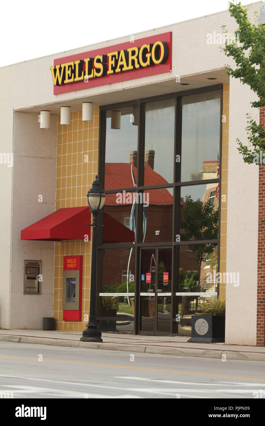 Wells Fargo Logo High Resolution Stock Photography and Images Alamy