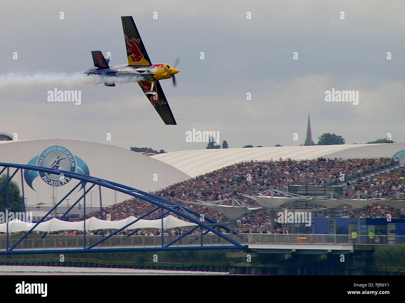 Red Bull Air Race, London, UK. Held in London's redeveloped Docklands  flying over the River Thames. The David Beckham Academy. Grandstand Stock  Photo - Alamy