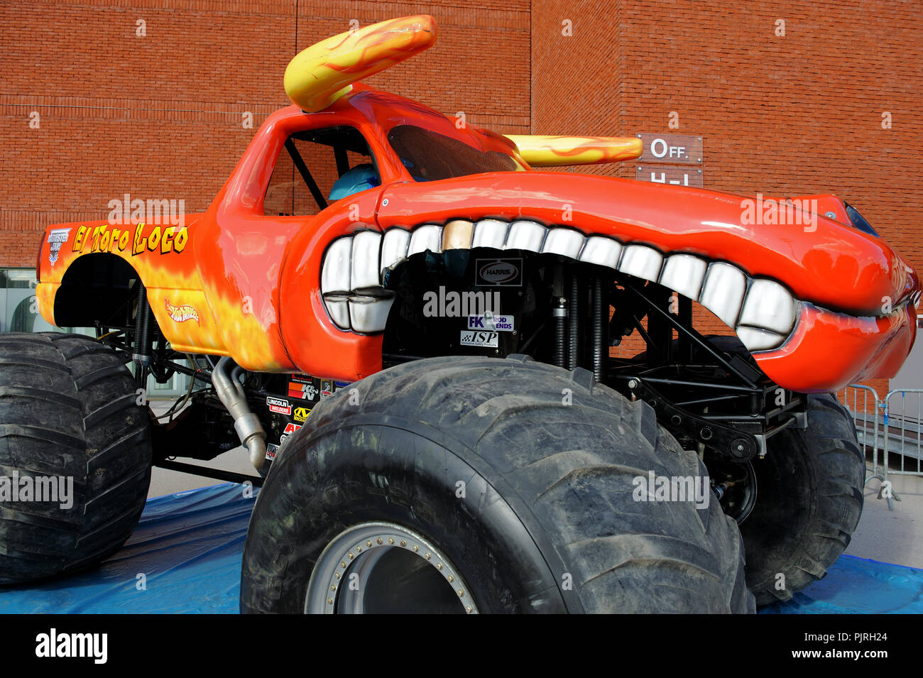 Monster truck hi-res stock photography and images - Alamy