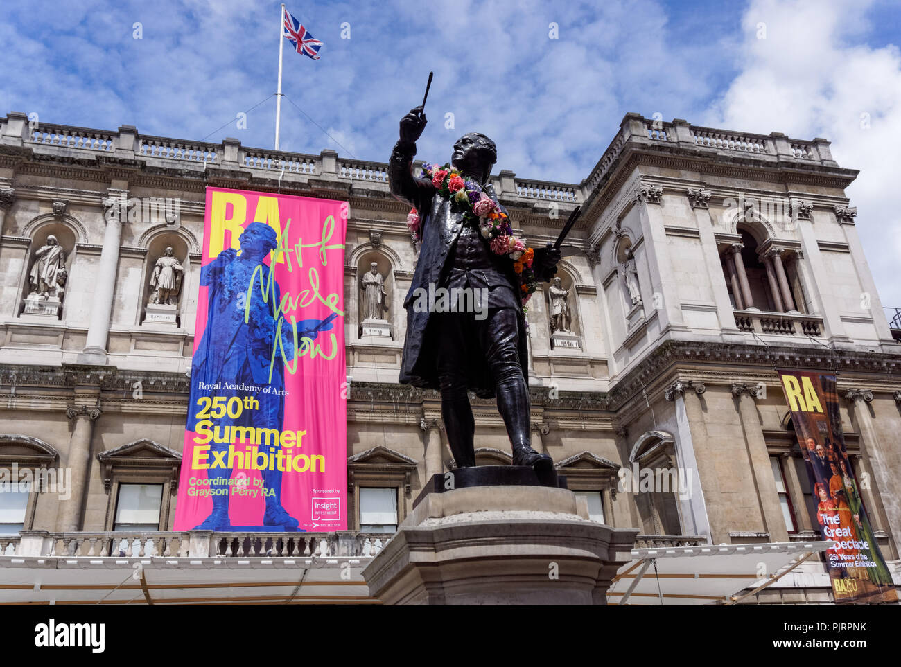 Statue of Sir Joshua Reynolds at the Royal Academy of Arts, Piccadilly, London England United Kingdom UK Stock Photo