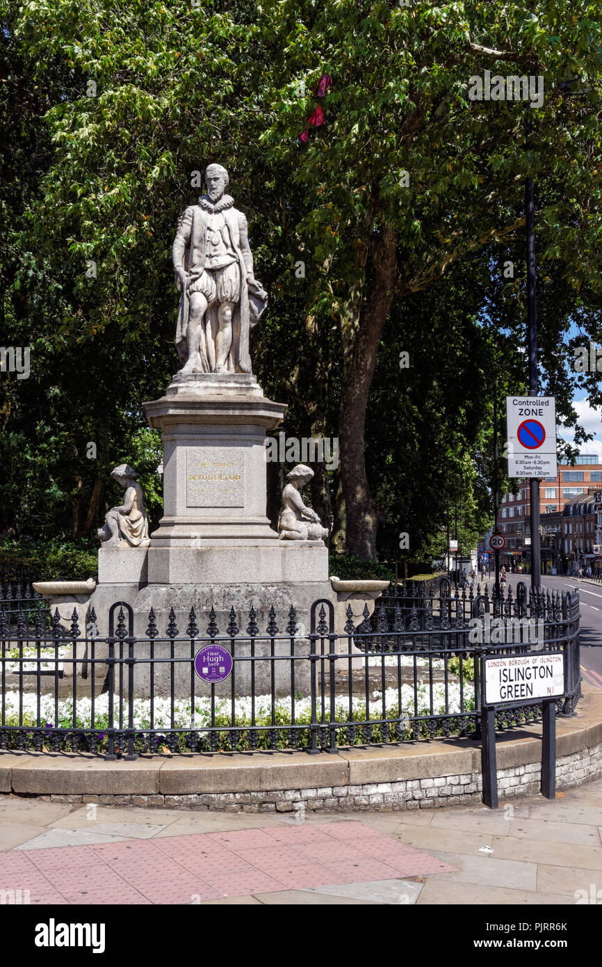 The Statue of Hugh Myddelton in Islington Green, London, England United Kingdom UK Stock Photo