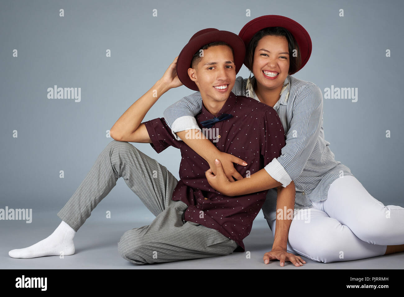 Couple happy studio smiling hi-res stock photography and images - Alamy