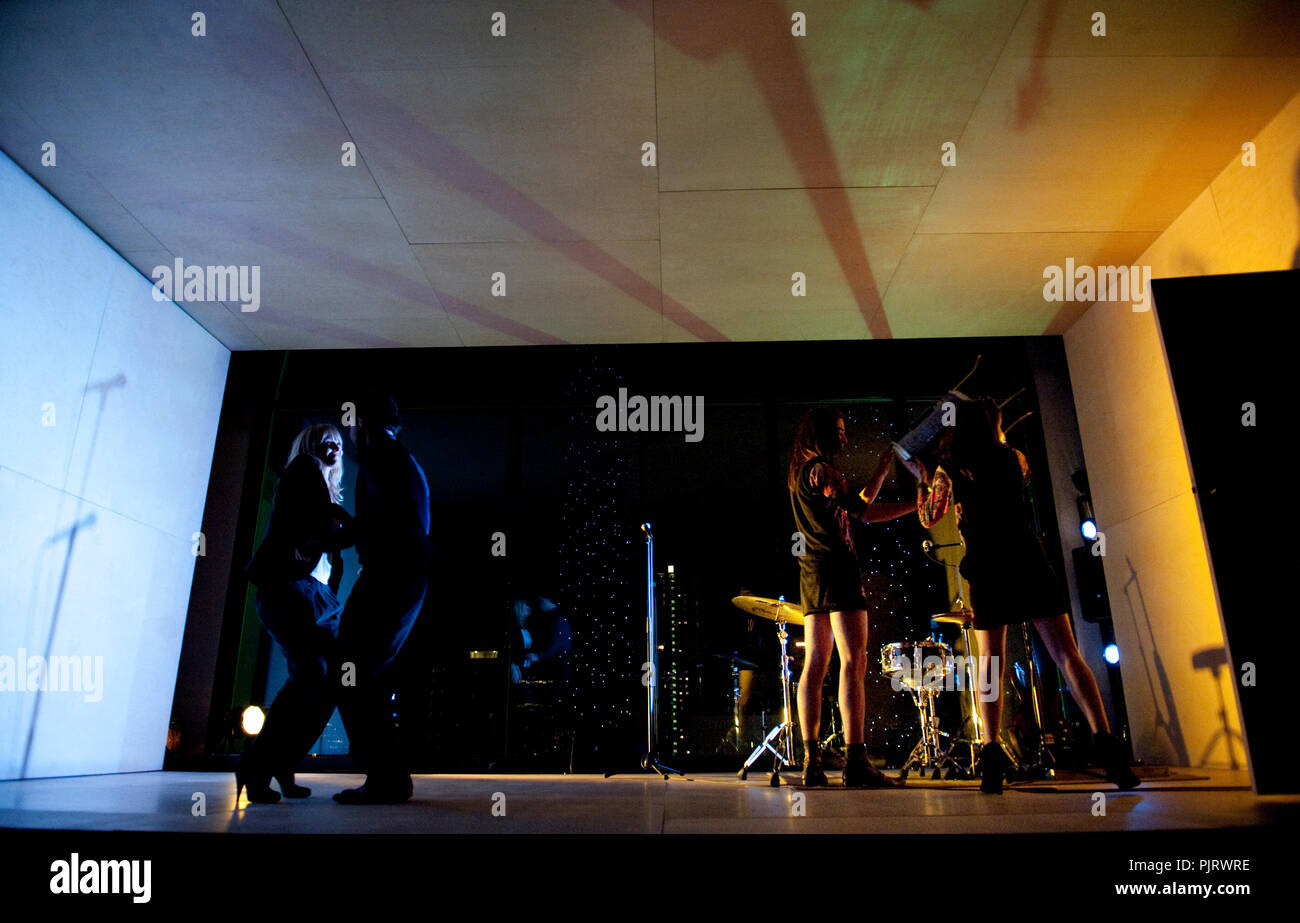 Belgian/Dutch theatre company Wunderbaum playing their new production