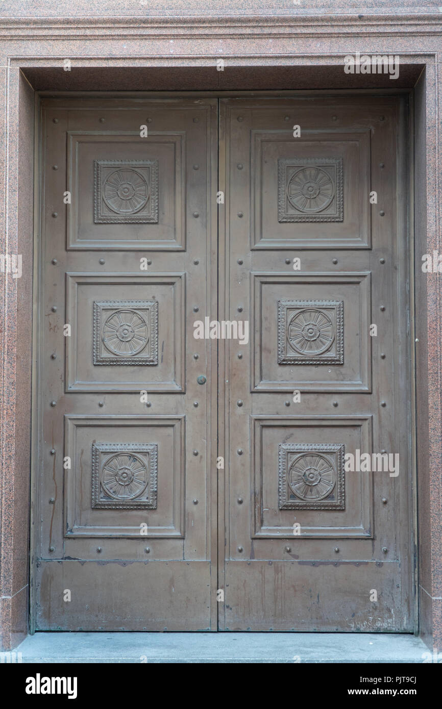 Old wooden door ornate marble hi-res stock photography and images - Alamy