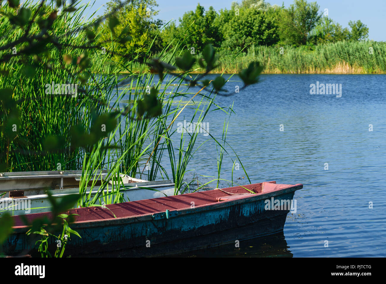 River silhouette vector hi-res stock photography and images - Alamy