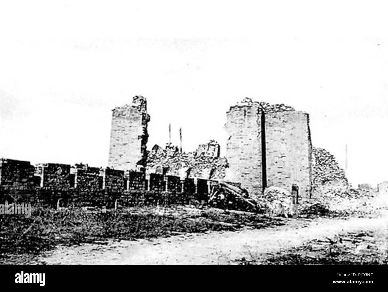 Bei der Einnahme zerstörter Nordwestthurm der Tartarenmauer. Stock Photo