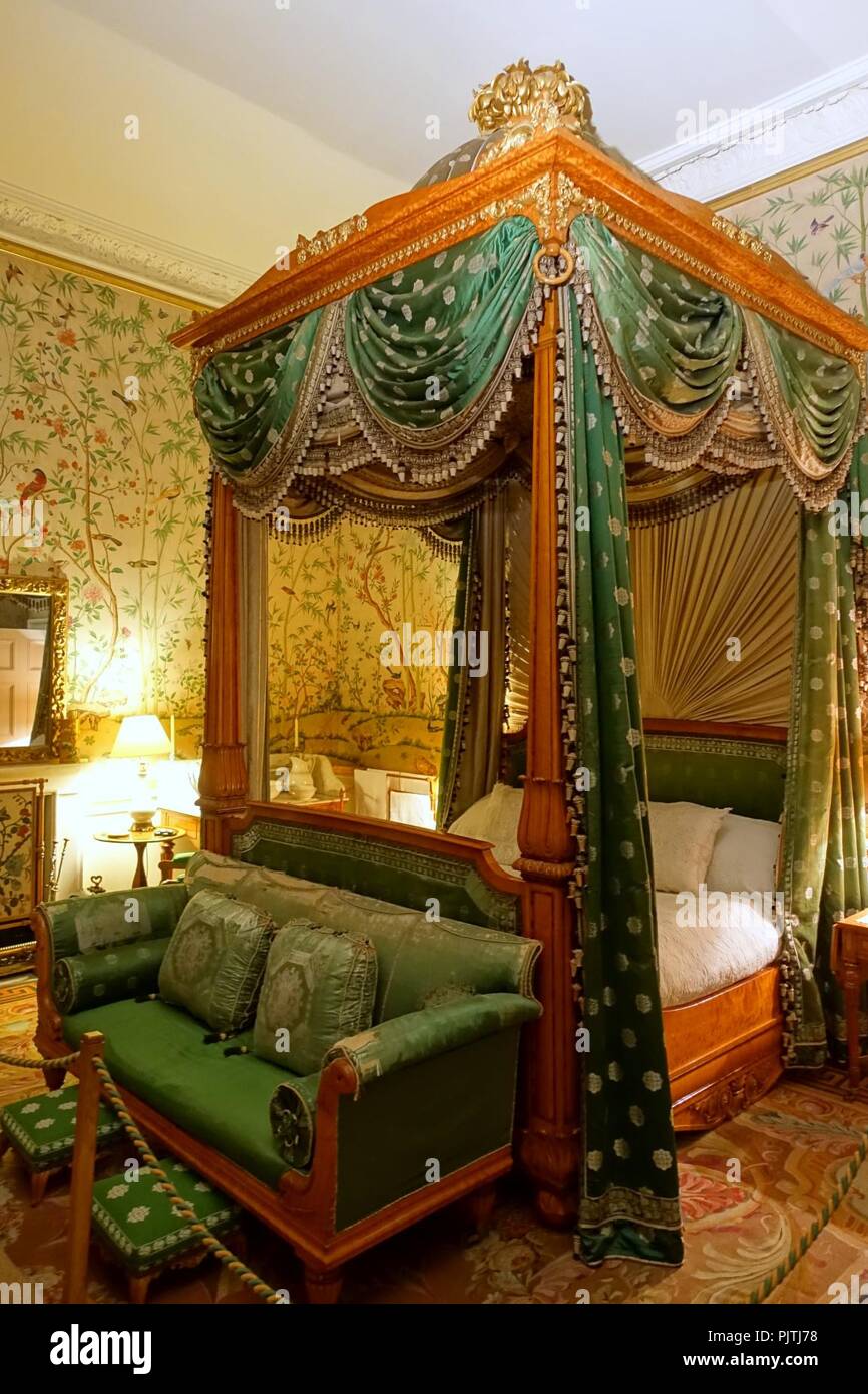 Bed 1 Wellington Bedroom Chatsworth House Derbyshire