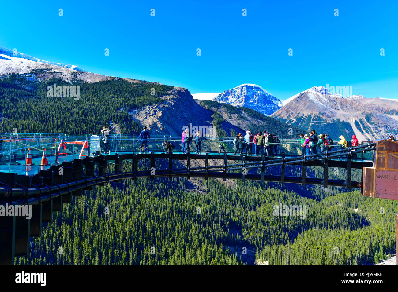 Tourists at Glacier Skywalk, Columbia Icefield Rocky Mountains, Jasper National Park,Alberta, Canada Stock Photo