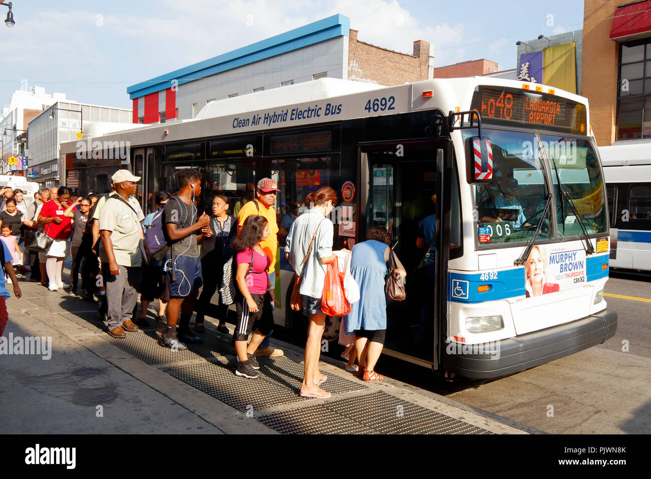 People Queue Bus Stop High Resolution Stock Photography and Images Alamy