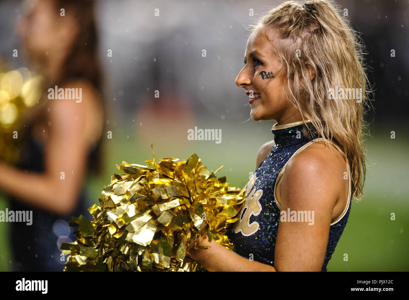 Penn state cheerleaders hires stock photography and images Alamy
