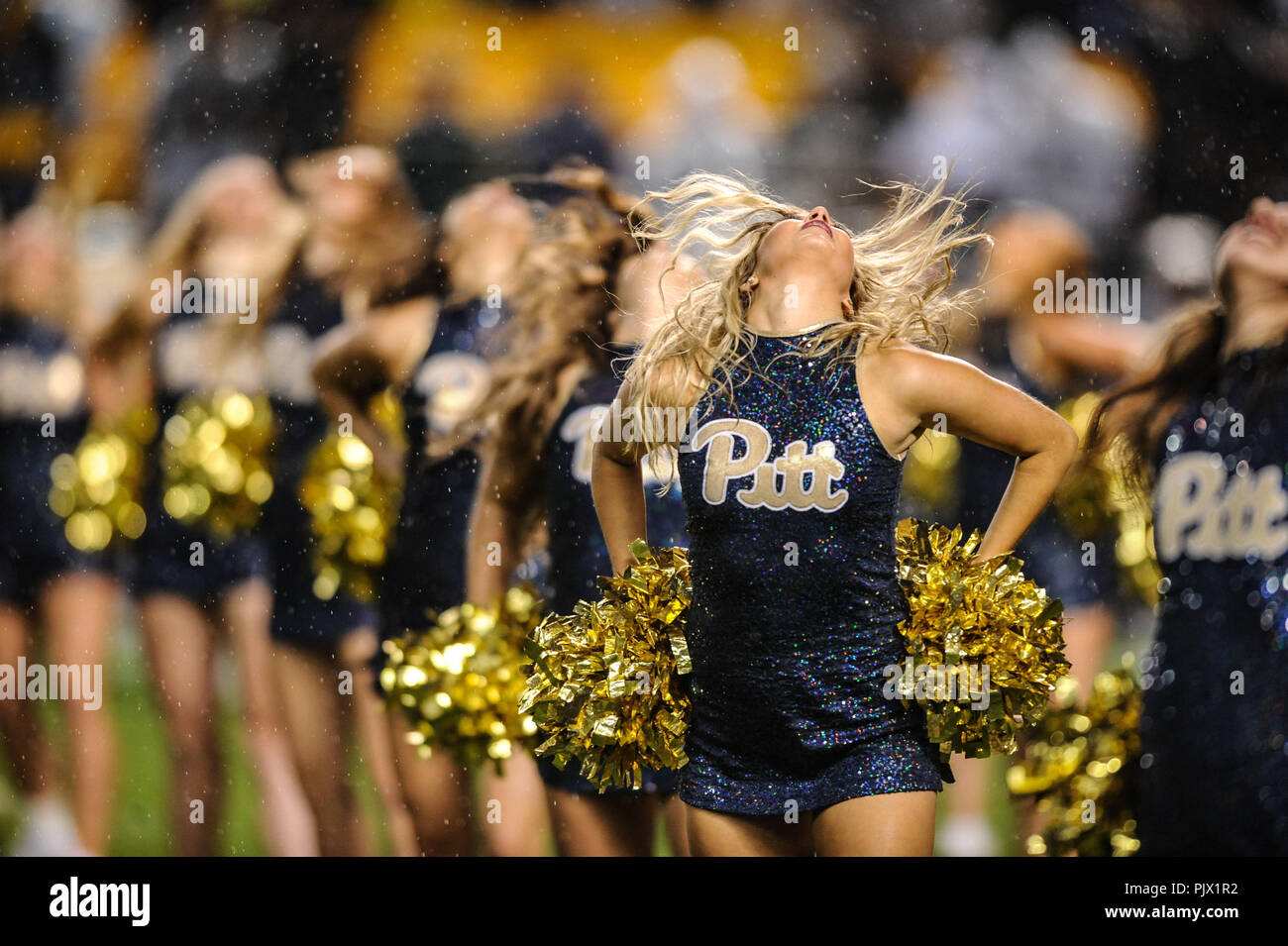 Penn state cheerleaders hires stock photography and images Alamy