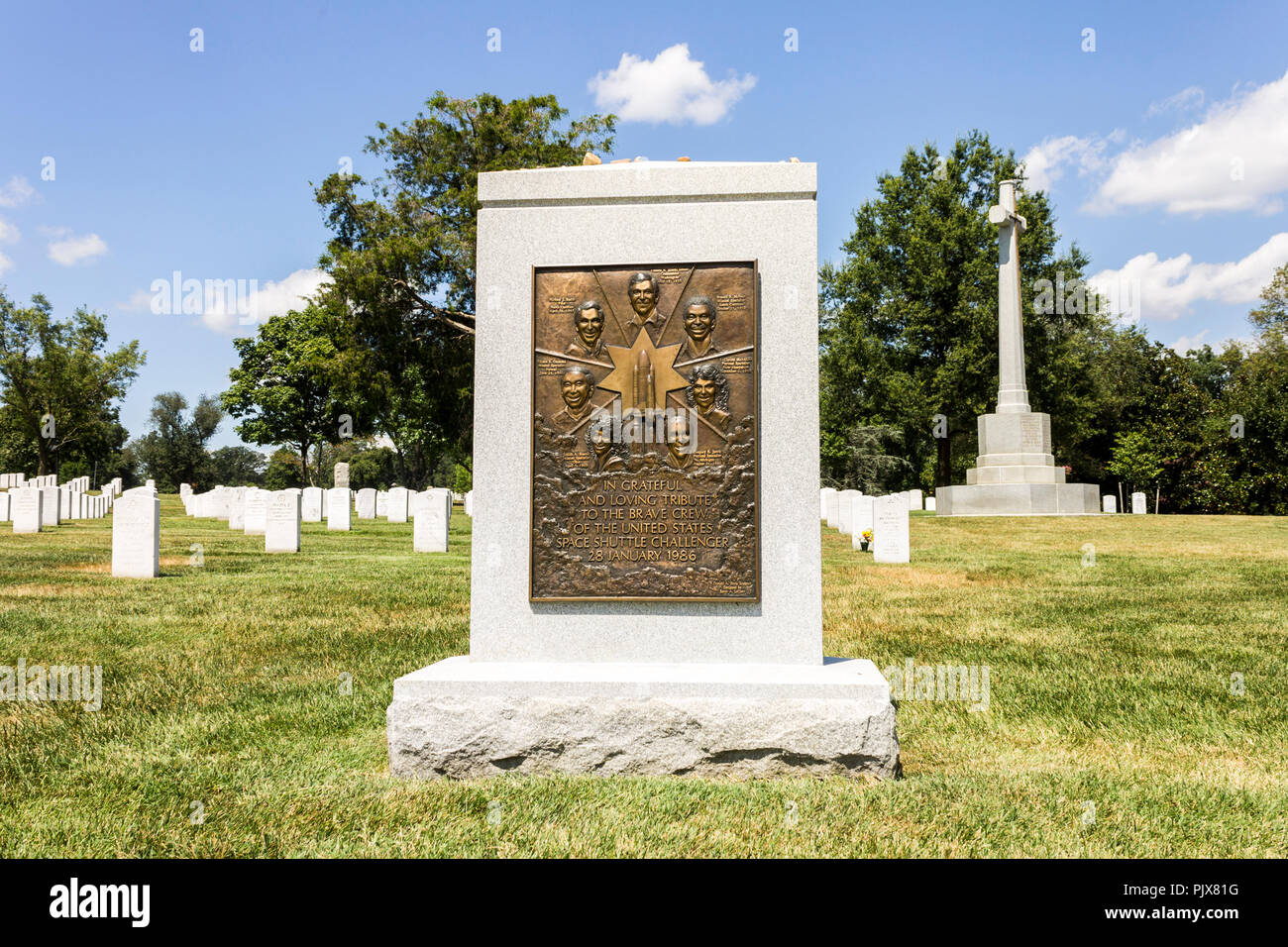 Arlington, Virginia. The Space Shuttle Challenger Memorial at Arlington National Cemetery. The Challenger exploded on Jan 28, 1986 just seconds after  Stock Photo