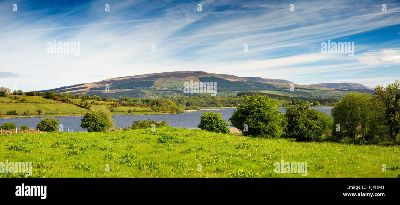 Ireland, Co Leitrim, Keshcarrigan, Lough Scur and Sliabh an Iarainn Iron Mountain, panoramic Stock Photo