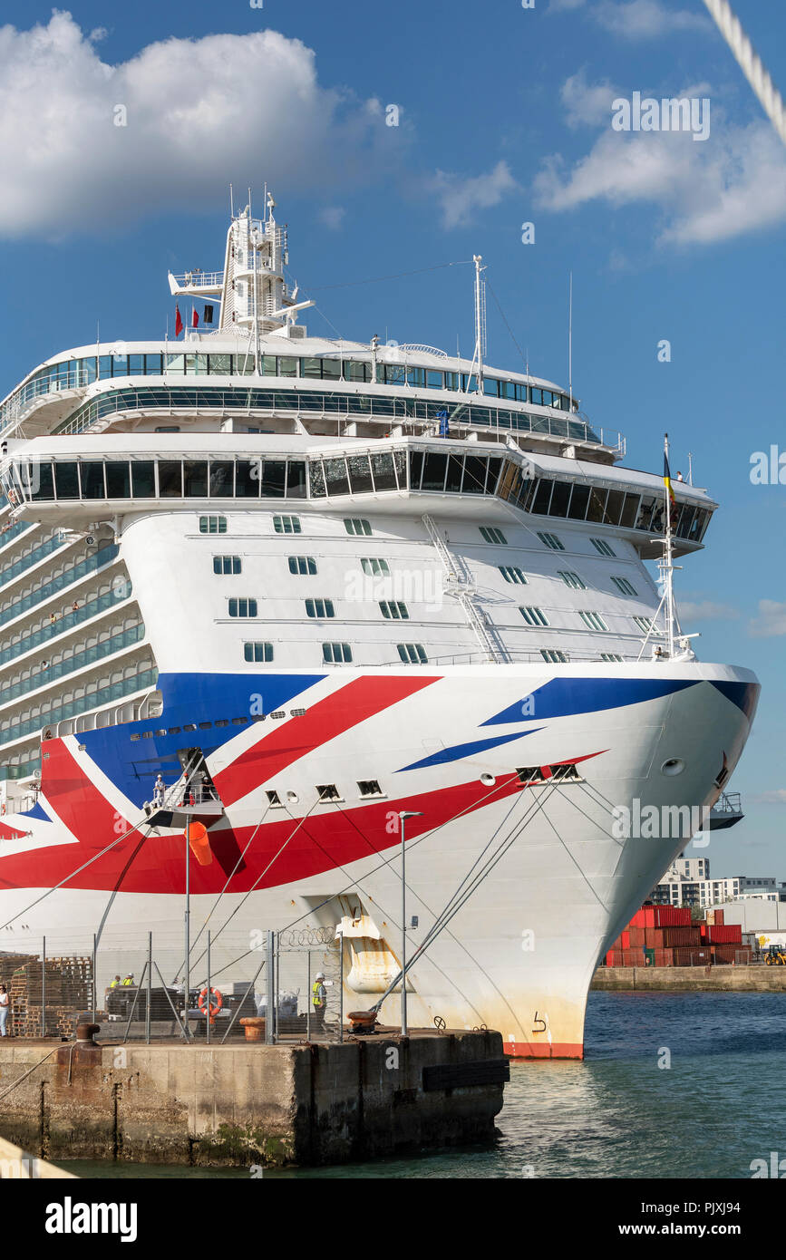 Mooring lines hires stock photography and images Alamy