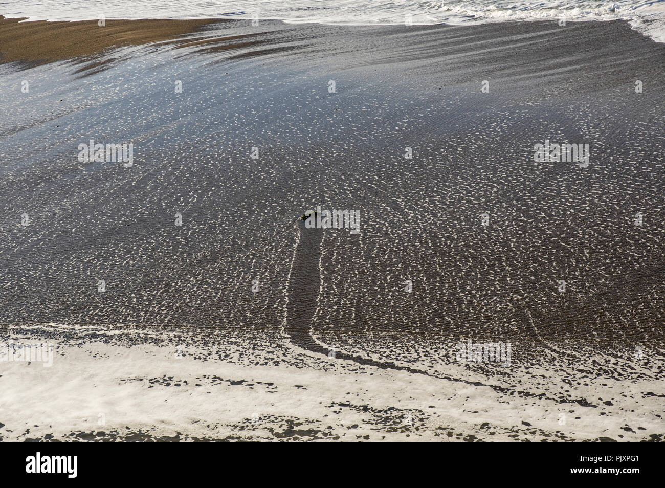Receding surf patterns hi-res stock photography and images - Alamy
