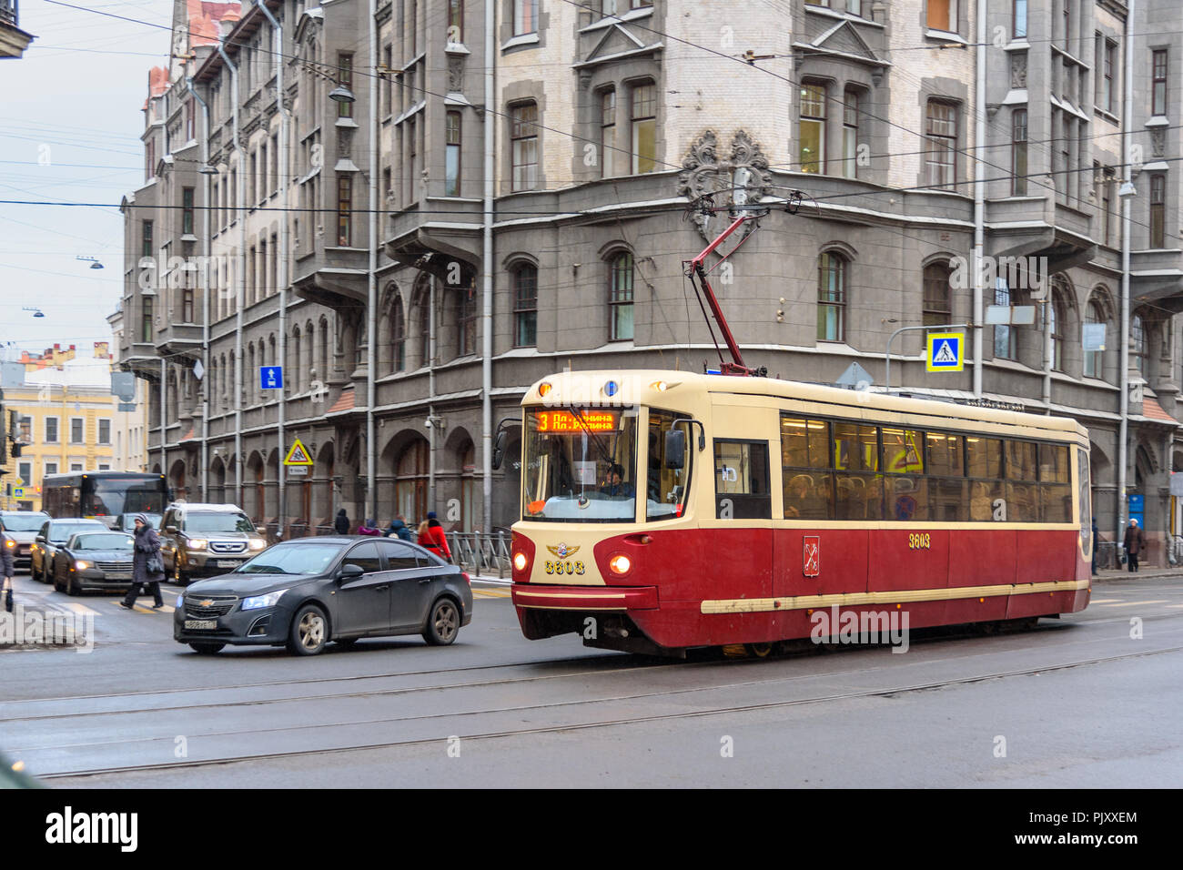 трамвай лм-68м2 5606. трамвай на садовой спб. трамваи садовая улица. софиты петербургского трамвая. трамваи садовая улица.