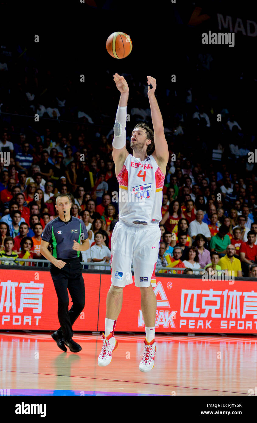 Pau Gasol shooting. Spain Basketball National Team. World Cup 2014 Stock  Photo - Alamy