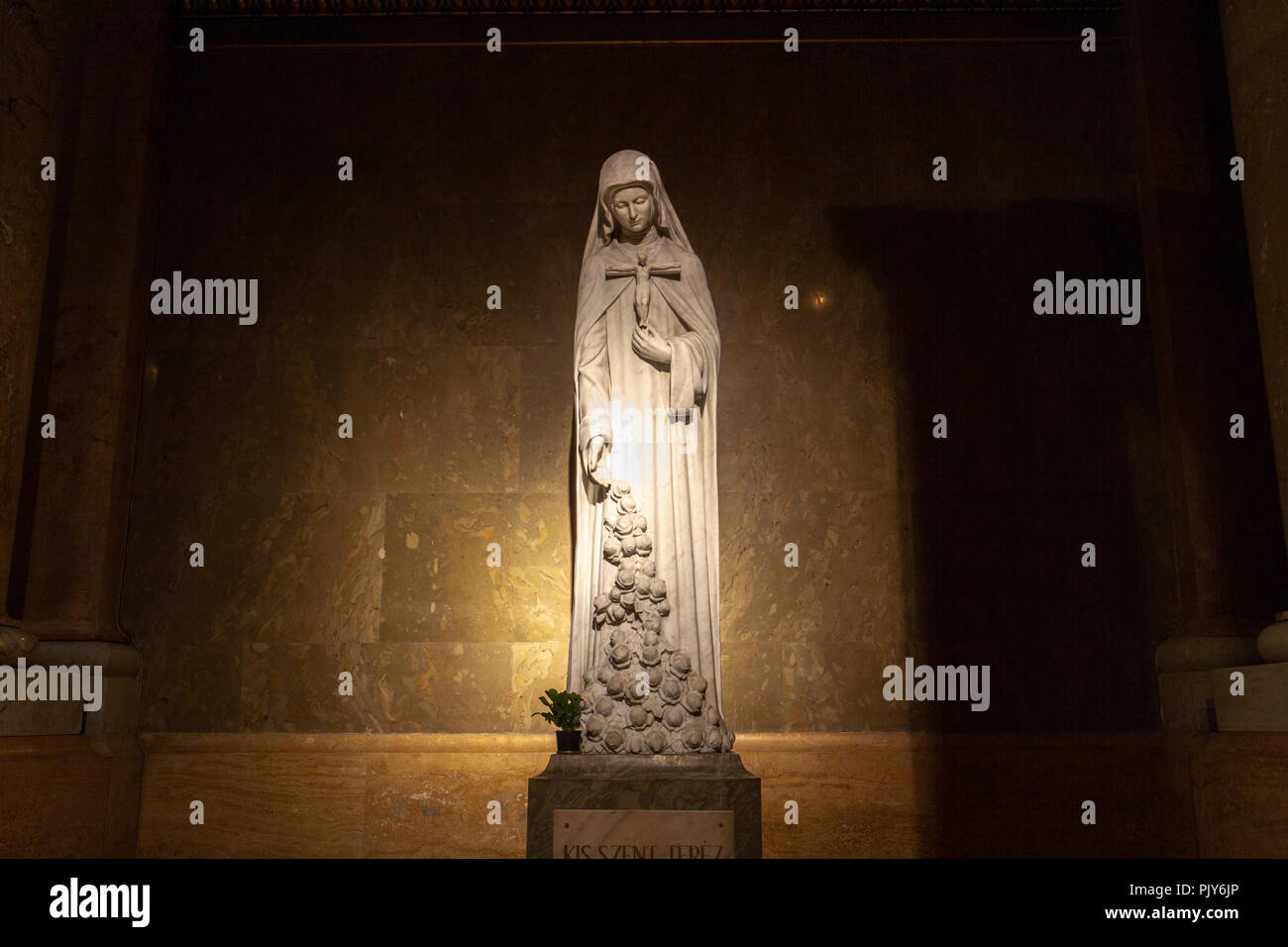 Saint therese statue hi-res stock photography and images - Alamy