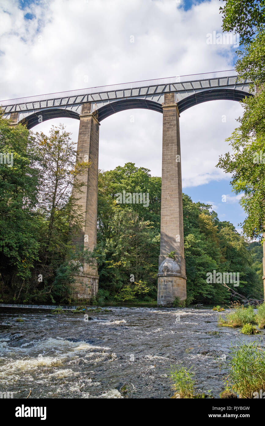 Pontcysyllte Aqueduct (Traphont Ddŵr Pontcysyllte) on the Llangollen Canal crossing the River Dee, Wales, UK Stock Photo