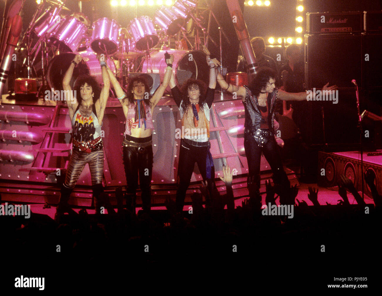 Kiss (v.l. Paul Stanley, Vinnie Vincent, Eric Carr, Gene Simmons) on 02 ...