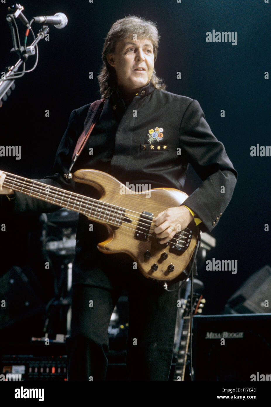 高速配送 (Wings) McCartney Paul on Munich / München in 20.10.1989 洋楽