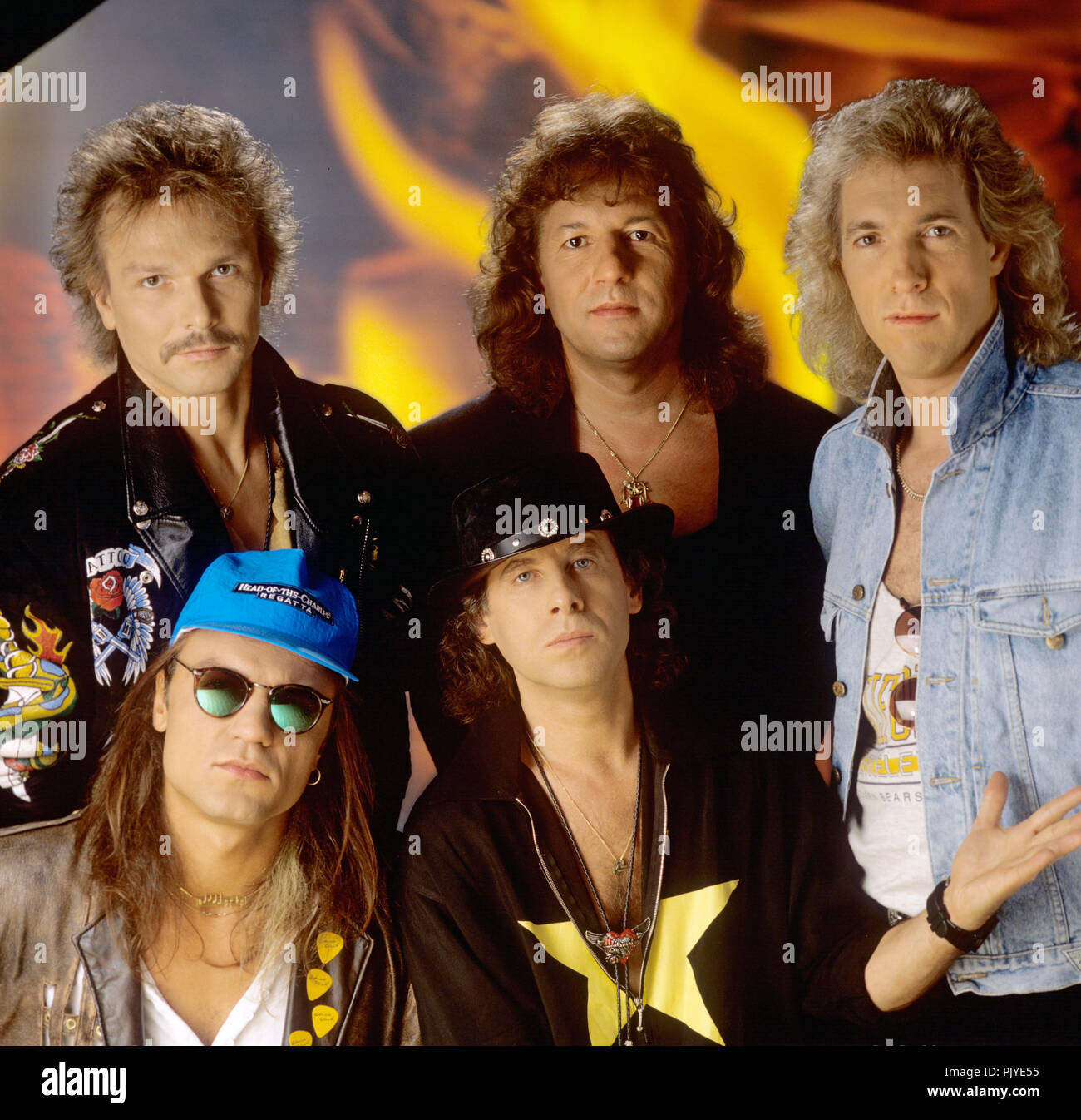 Scorpions (v.l. Rudolf Schenker, Matthias Jabs, Klaus Meine, Herman  Rarebell, Francis Buchholz) on 17.10.1990 in München / Munich. | usage  worldwide Stock Photo - Alamy