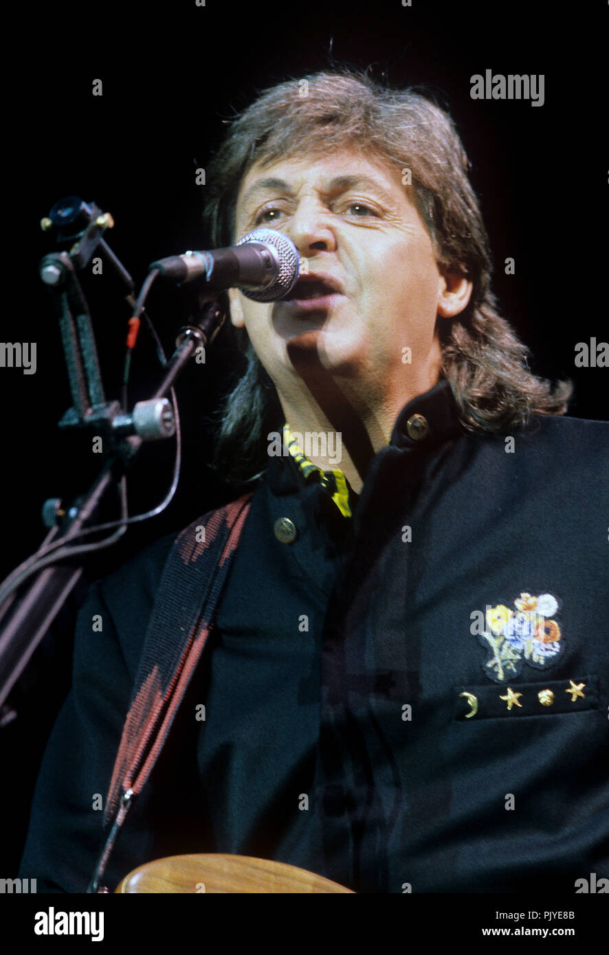 Wings paul mccartney concert hi-res stock photography and images - Alamy