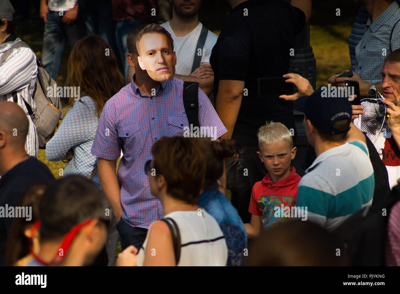 Moscow, Russia. 9th Sept 2018. Man shows support for Russian opposition leader Alexei Navalny by wearing a Navalny-mask during anti-government rally in Moscow where activists gathered to express resentment about the upcoming pension refrom. Credit: Roman Chukanov/Alamy Live News Stock Photo