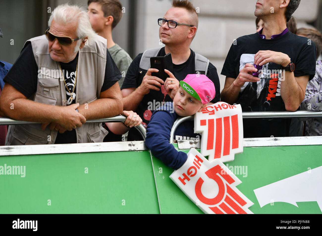 London, UK. 9th Sept 2018. The public supporters and spectators during 2018 OVO Energy Tour of Britain - Stage Eight: The London Stage on Sunday, September 09, 2018, LONDON ENGLAND: Credit: Taka Wu/Alamy Live News Stock Photo