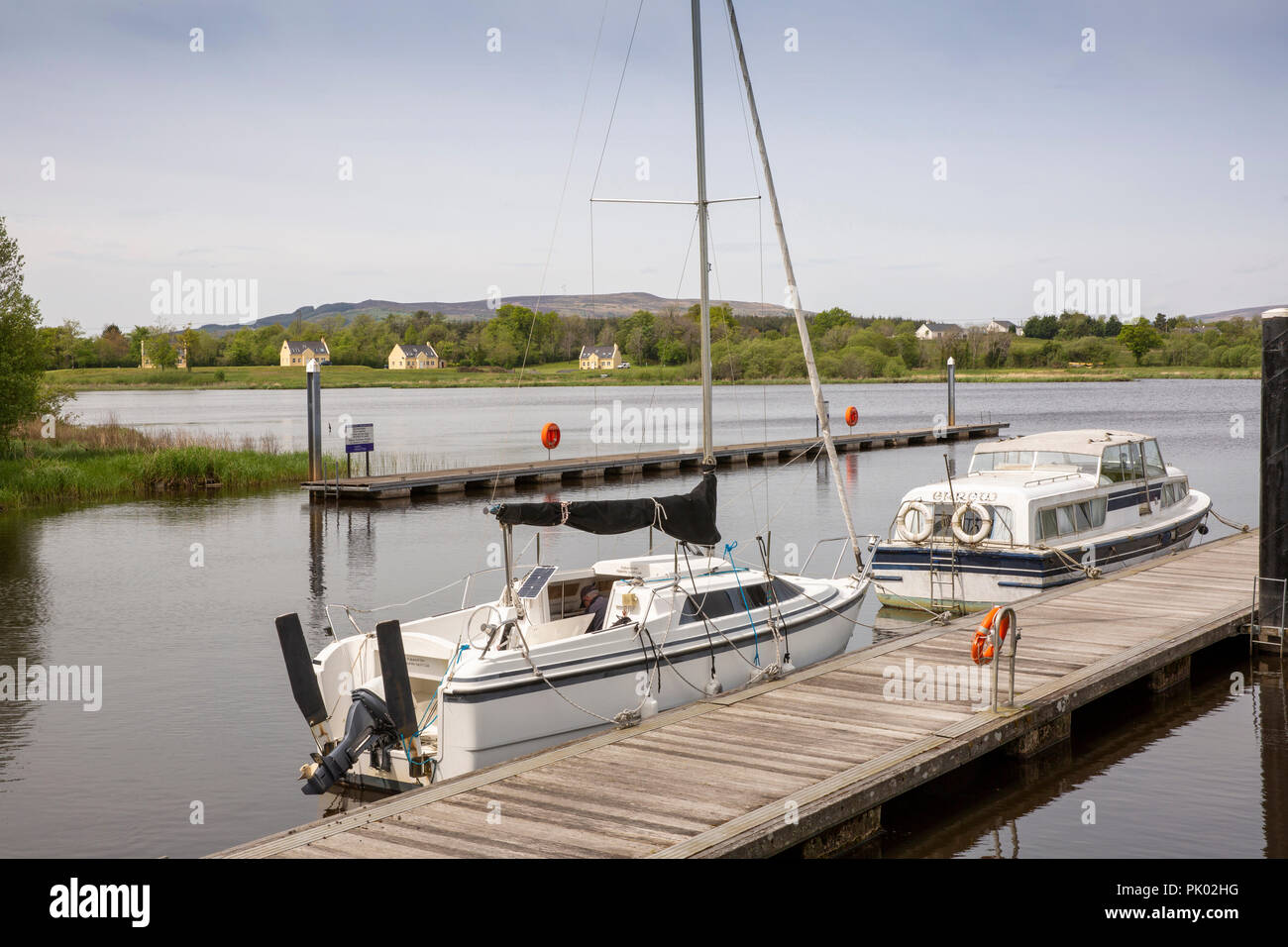 Ireland, Co Leitrim, Drumshanbo, boats moored on Lough Allen pontoon at Shannon Blueway canal locks Stock Photo