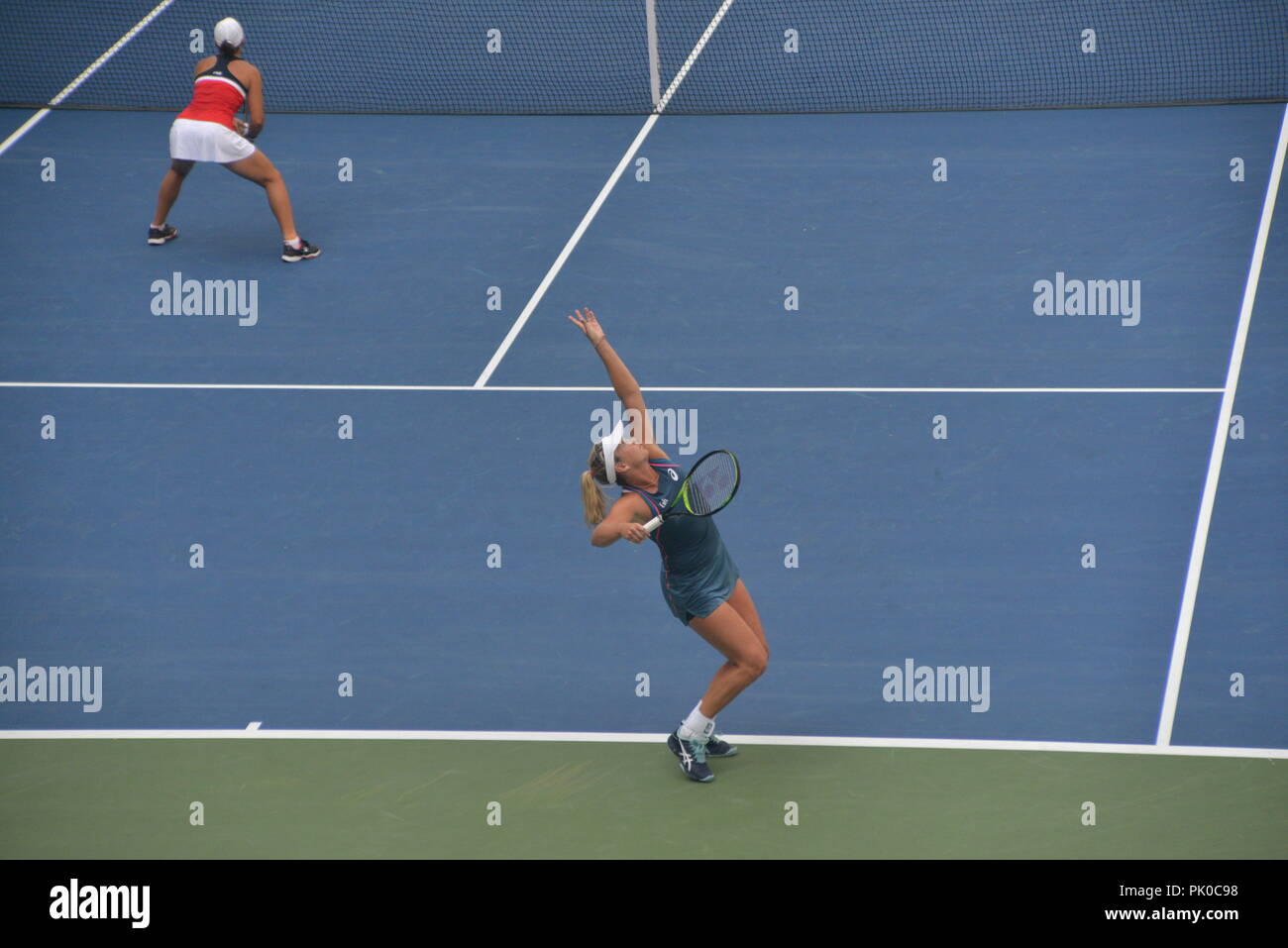 CoCo Bandeweghe playing tennis in women's doubles at the 2018 US Open Stock  Photo - Alamy