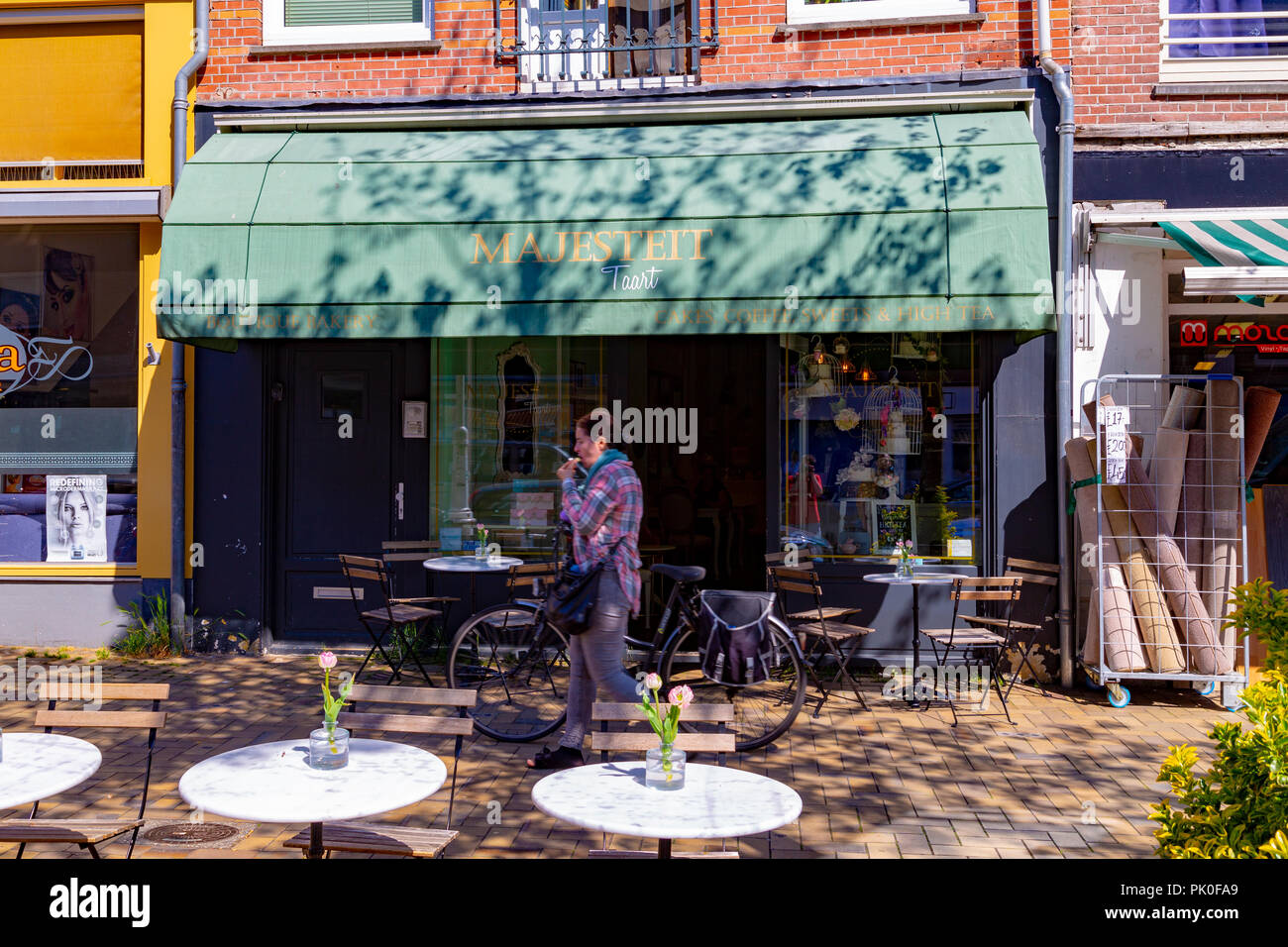 Exterior of Majesteit Taart, a bakery in the Javastraat in Amsterdam