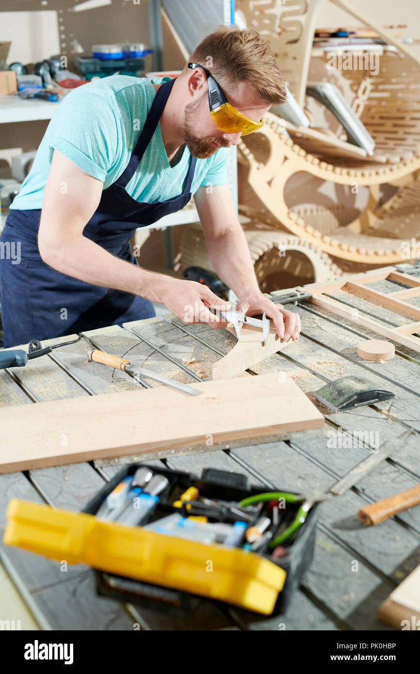 Carpenter making hires stock photography and images Alamy