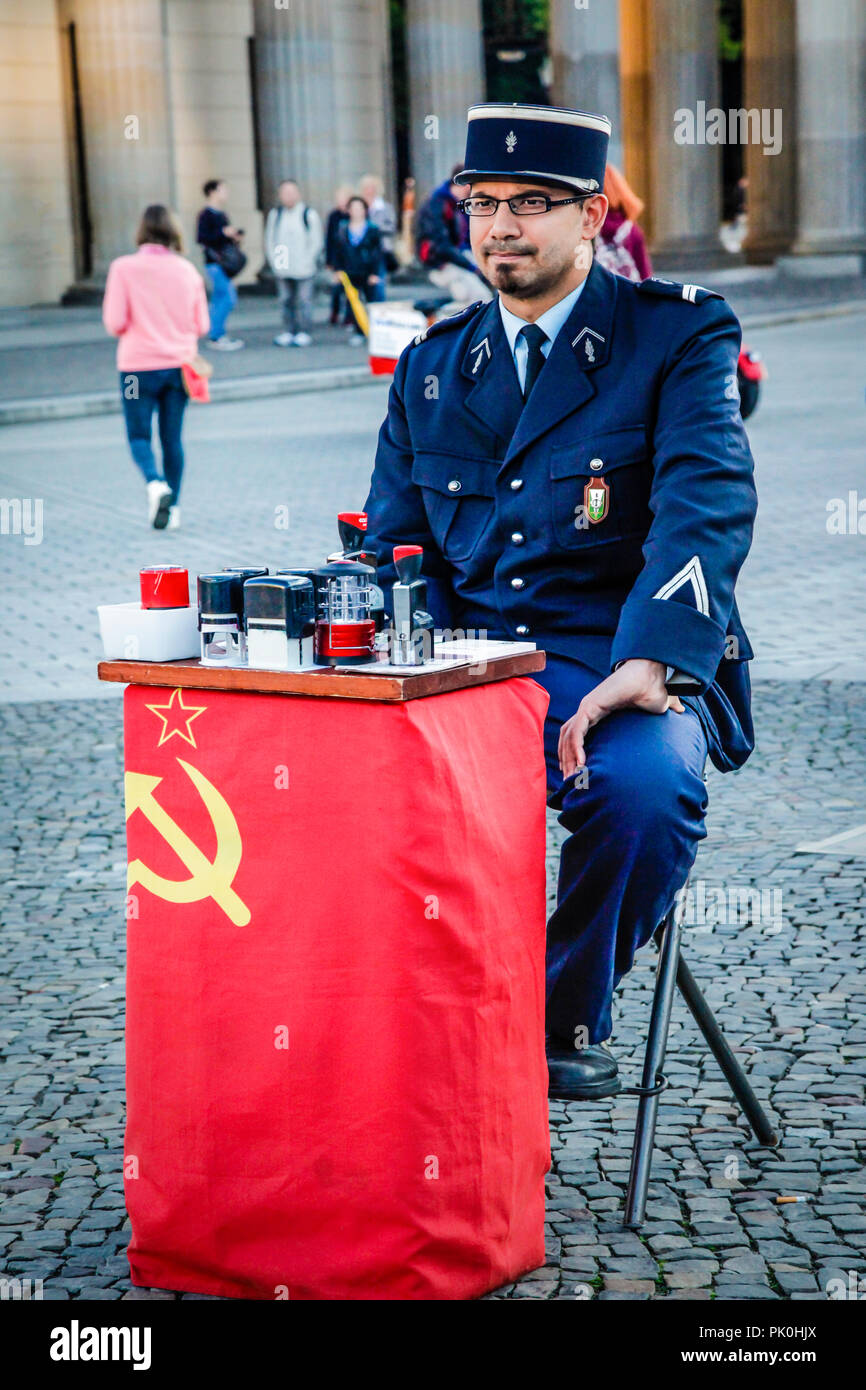 Gendarmerie uniform hi-res stock photography and images - Alamy