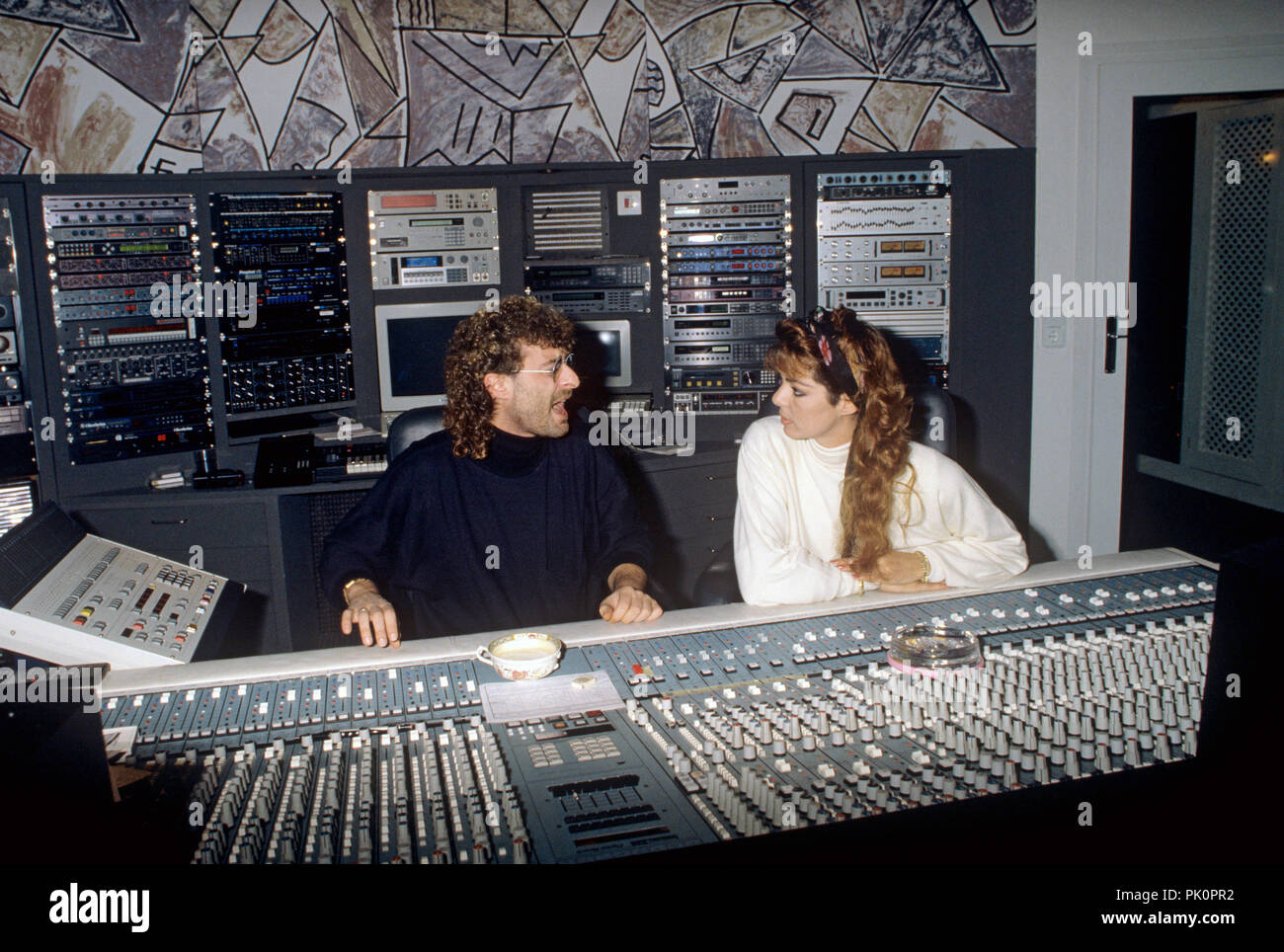 (l-r): Michael Cretu, Sandra Lauer on 17.01.1991 in Ibiza. | usage worldwide Stock Photo