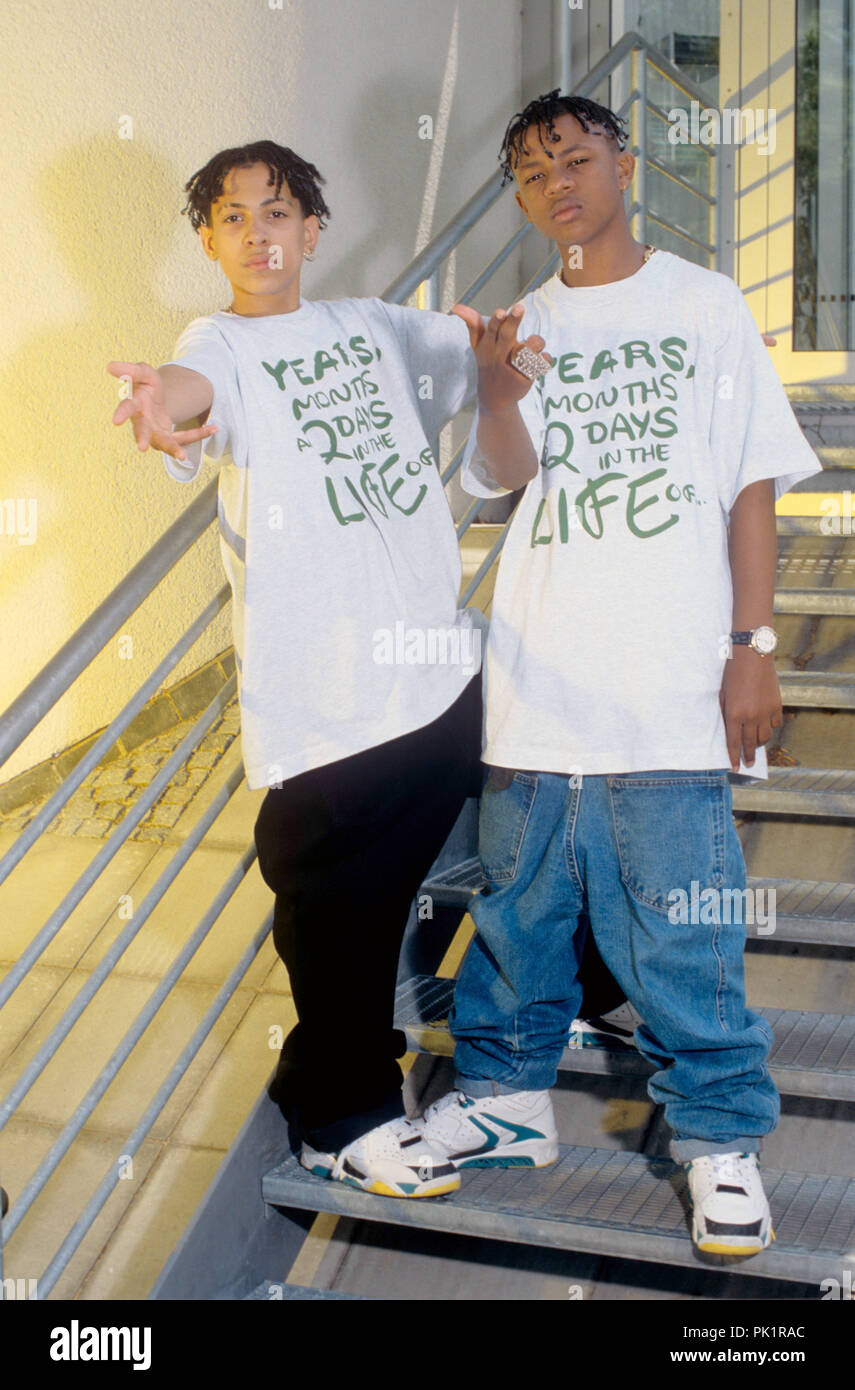 Kris Kross (l-r): Chris "Daddy Mac" Smith, Chris "Mac Daddy" Kelly on  29.06.1992 in München / Munich. | usage worldwide Stock Photo - Alamy