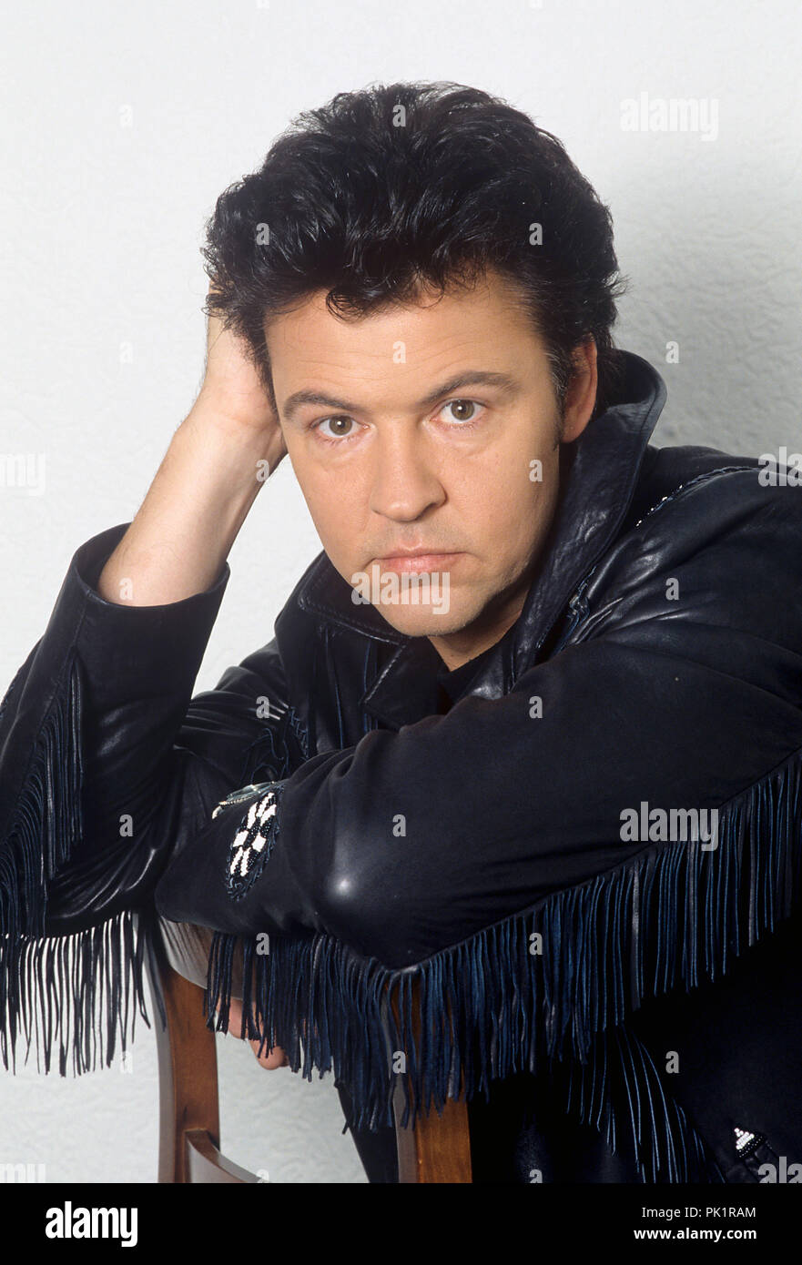 Paul Young in October 1991 in Munich. usage worldwide Stock Photo Alamy