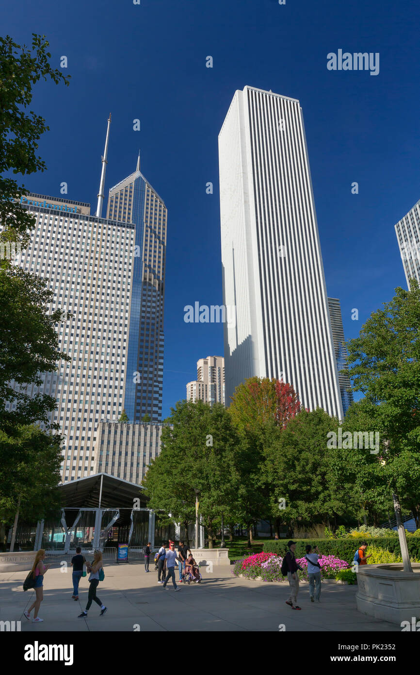 Summer flowers in bloom, Millennium Park, Chicago city center, Illinois, USA Stock Photo Alamy