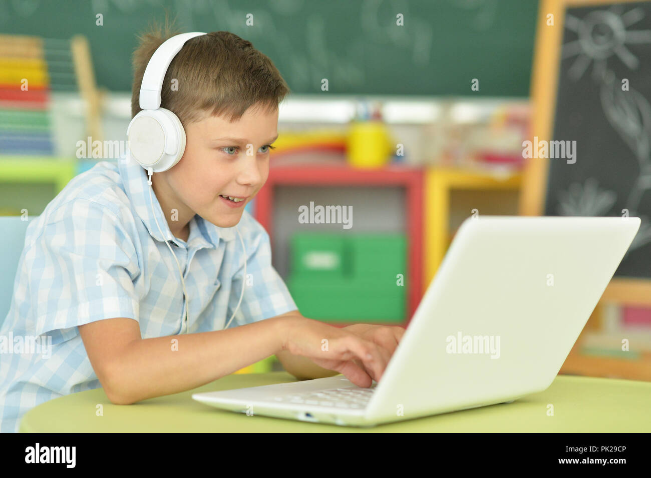 using headphones with laptop