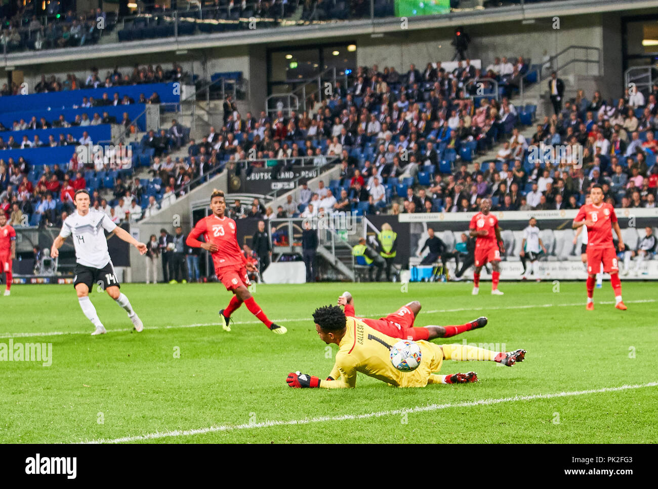 Peru goalkeeper hi-res stock photography and images - Page 2 - Alamy