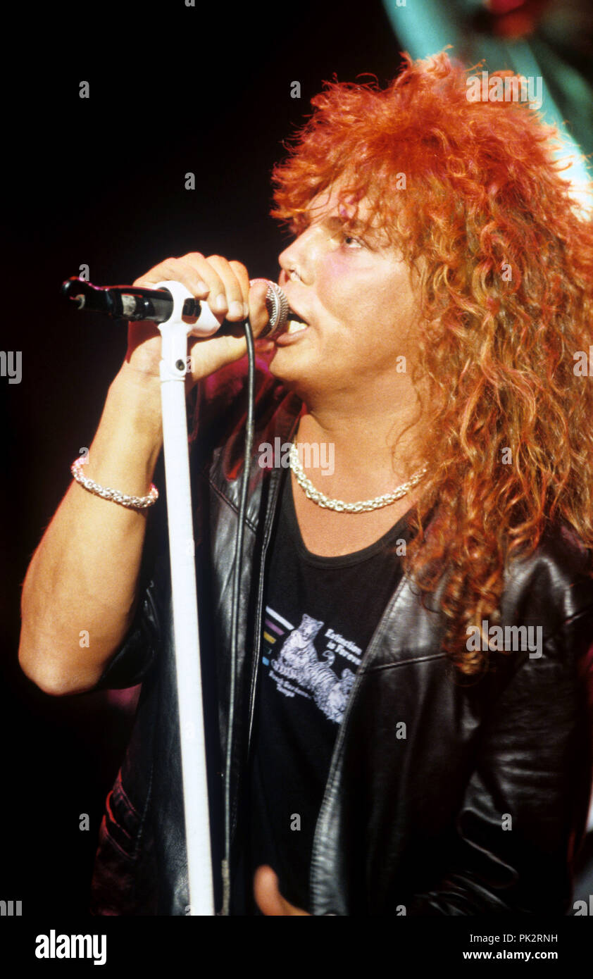 Joey Tempest (Europe) on 05.11.1987 in Stockholm. | usage 