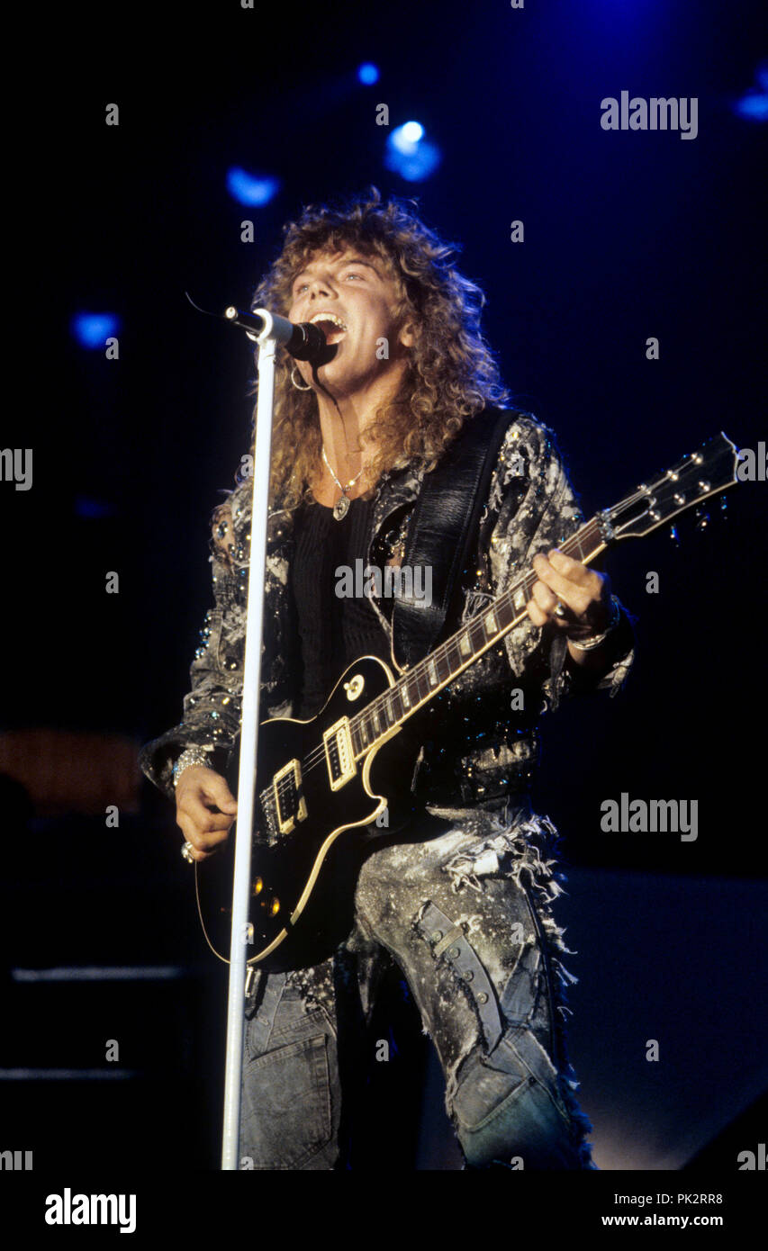 Joey tempest hi-res stock photography and images - Alamy